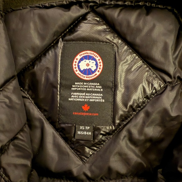 Canada Goose- Hybridge Lite Water Repellent 800 Fill Power Down Jacket - Picture 2 of 4